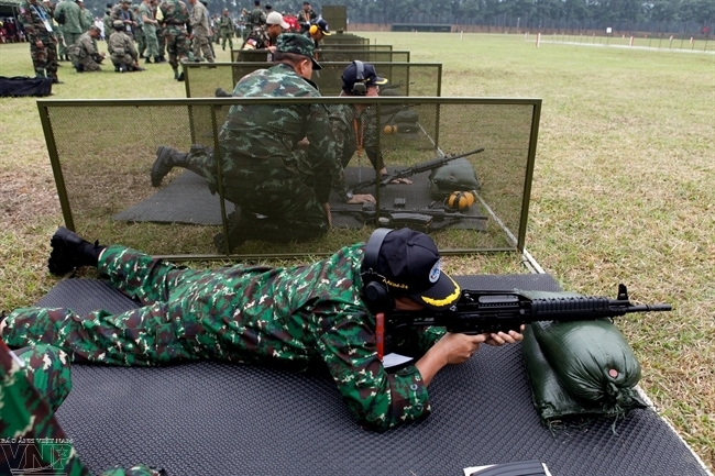 ASEAN countries’ army shooters compete in Hanoi